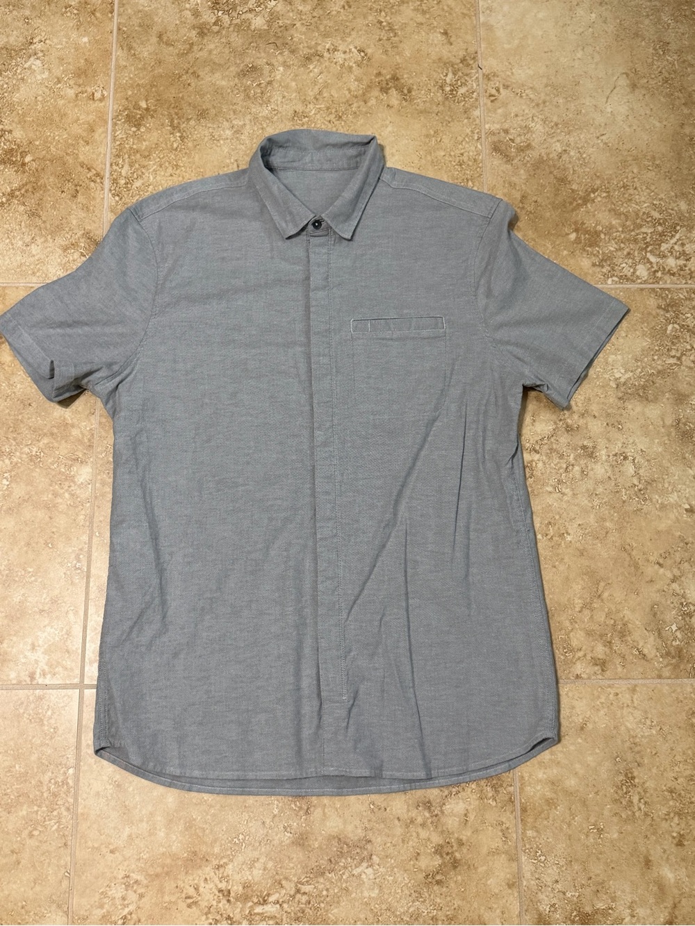 Men’s Lululemon short sleeve button down gray size large